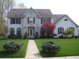 272 Ravenshollow Dr, Cuyahoga Falls, OH 44223