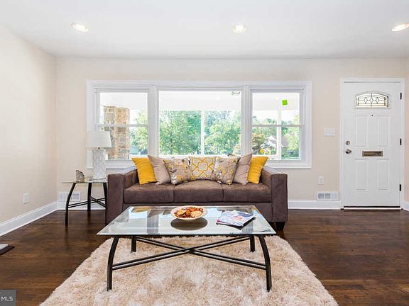 4th image of 8900 Flagstone Cir