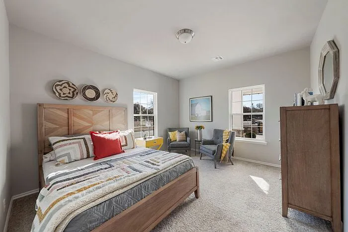 3 bed, 2.0 bath, 1760 sqft, $2,299 — Photo 4