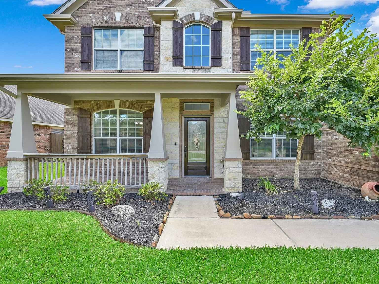 5 bed, 3.5 bath, 3660 sqft, $4,000 — Photo 3