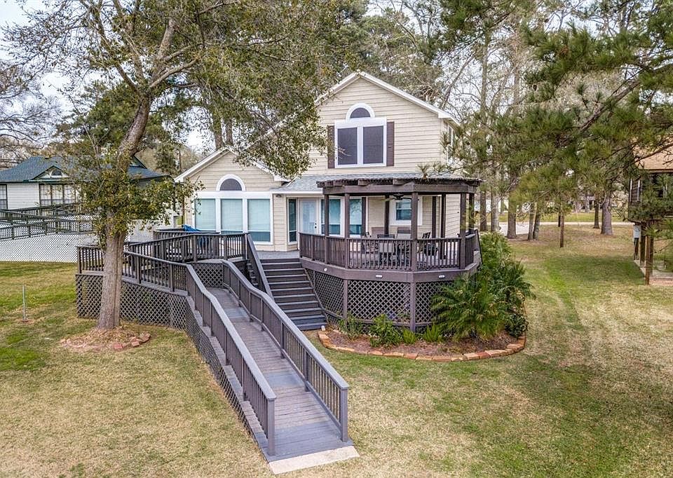 1st image of 15125 Conroe Heights Ln