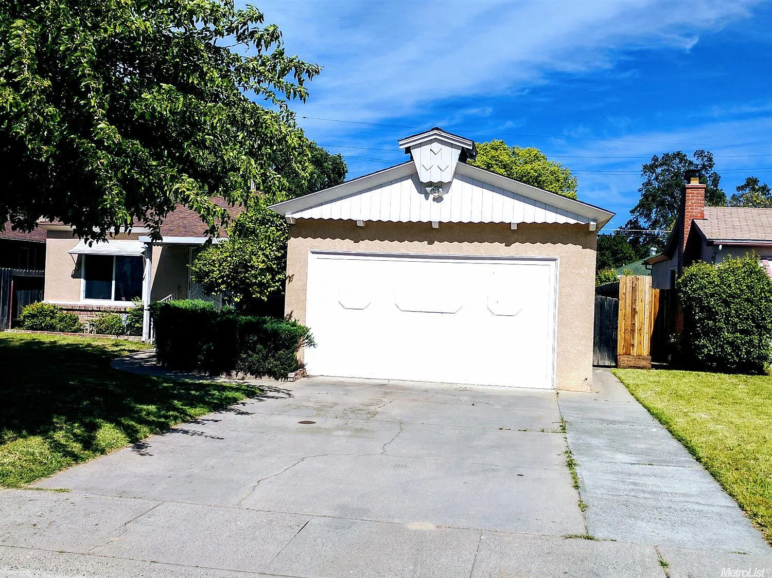 1013 Hemlock St photo 1