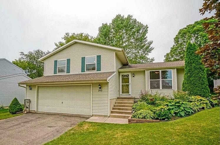 Outdoor view of house