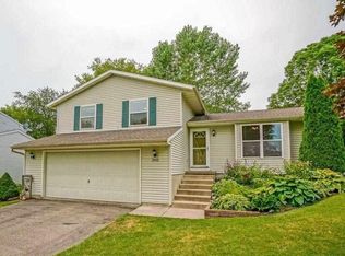 2902 Wayland Dr, Madison, WI 53713