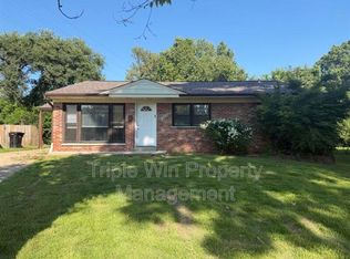 1570 Mendell Dr, Saint Louis, MO 63130