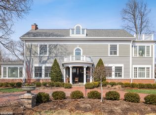 525 W Lincoln Ave, Wheaton, IL 60187