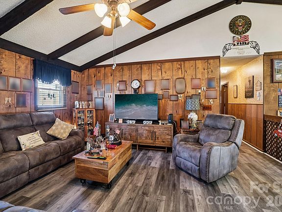 4th image of 36 Kimberly Dr