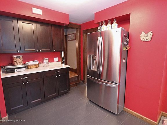 5th image of 12 Walbrooke Ave