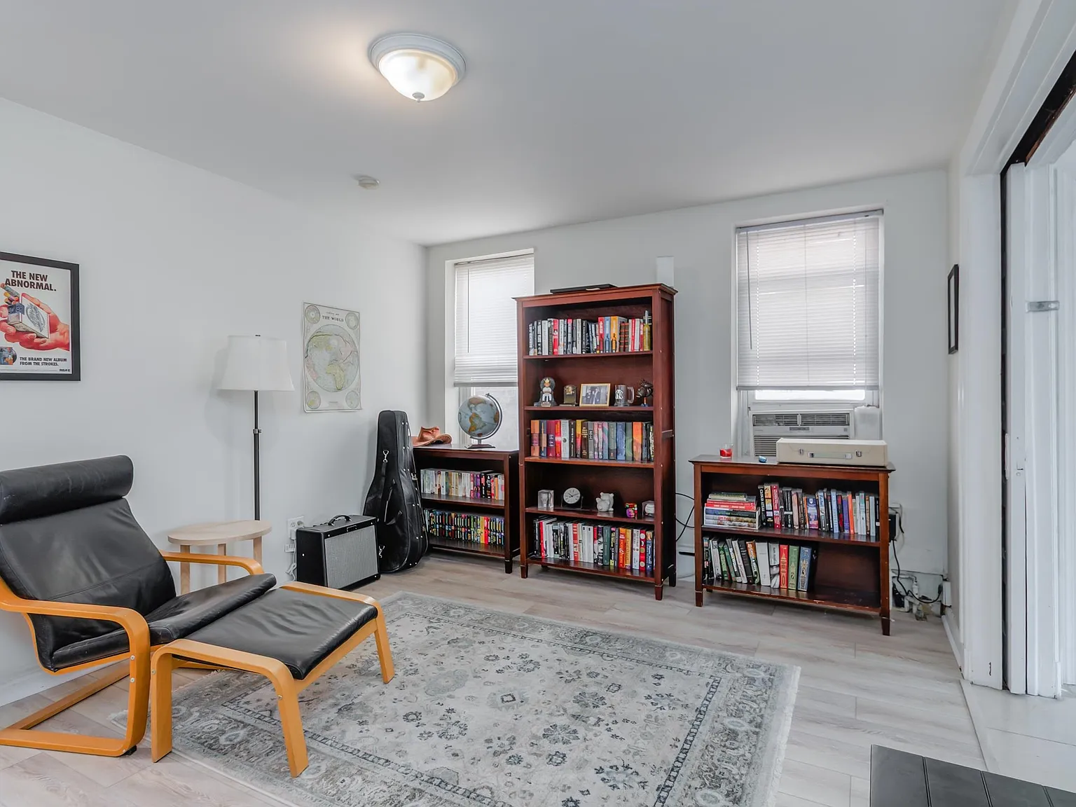 3 bed, 1.0 bath, $2,600 — Photo 2