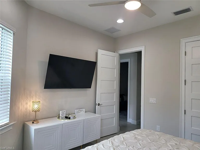 8909 Yucatan Ct — Photo 17