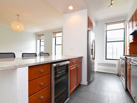 5th image of 140 Edgecombe Ave APT 4