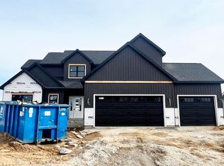 16964 Hillsong Ln, Fort Wayne, IN 46845