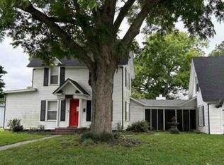307 N McFarlain St, Jennings, LA 70546
