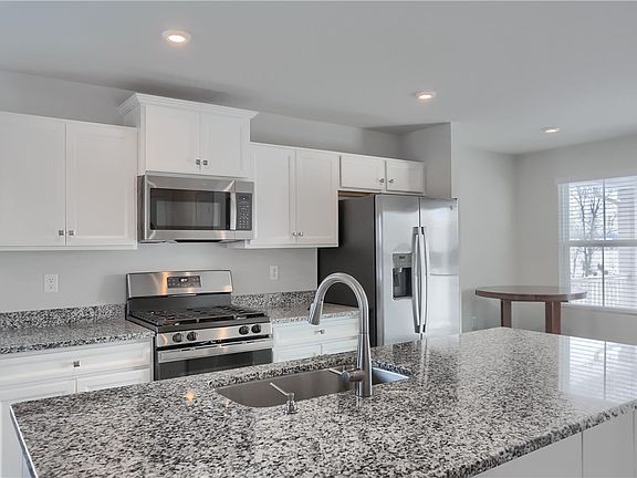 5th image of 517 Coughton Cross Dr