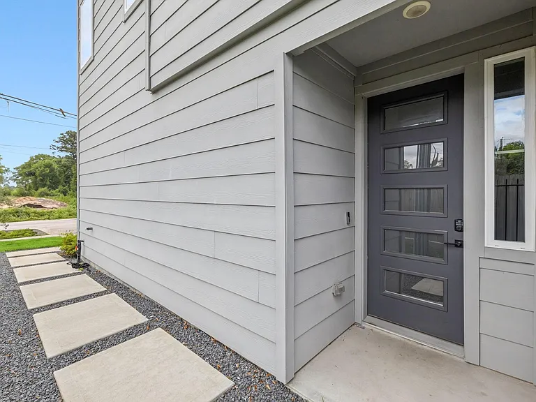 1404 Mansfield St — Photo 22