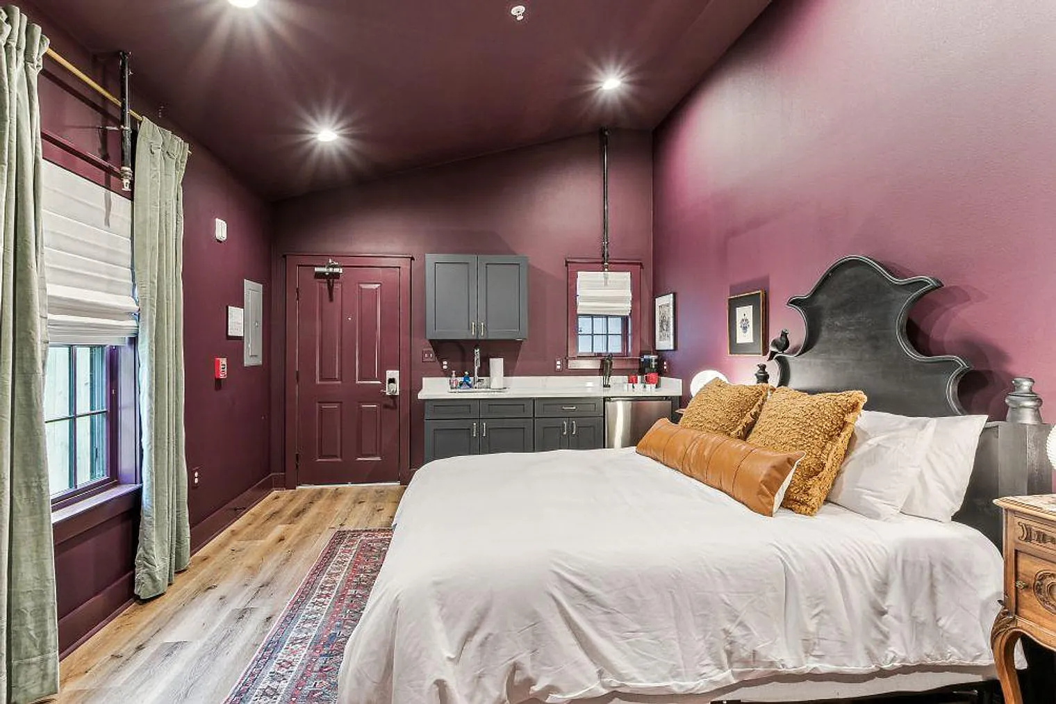 Studio, 1.0 bath, 430 sqft, $3,263 — Photo 1