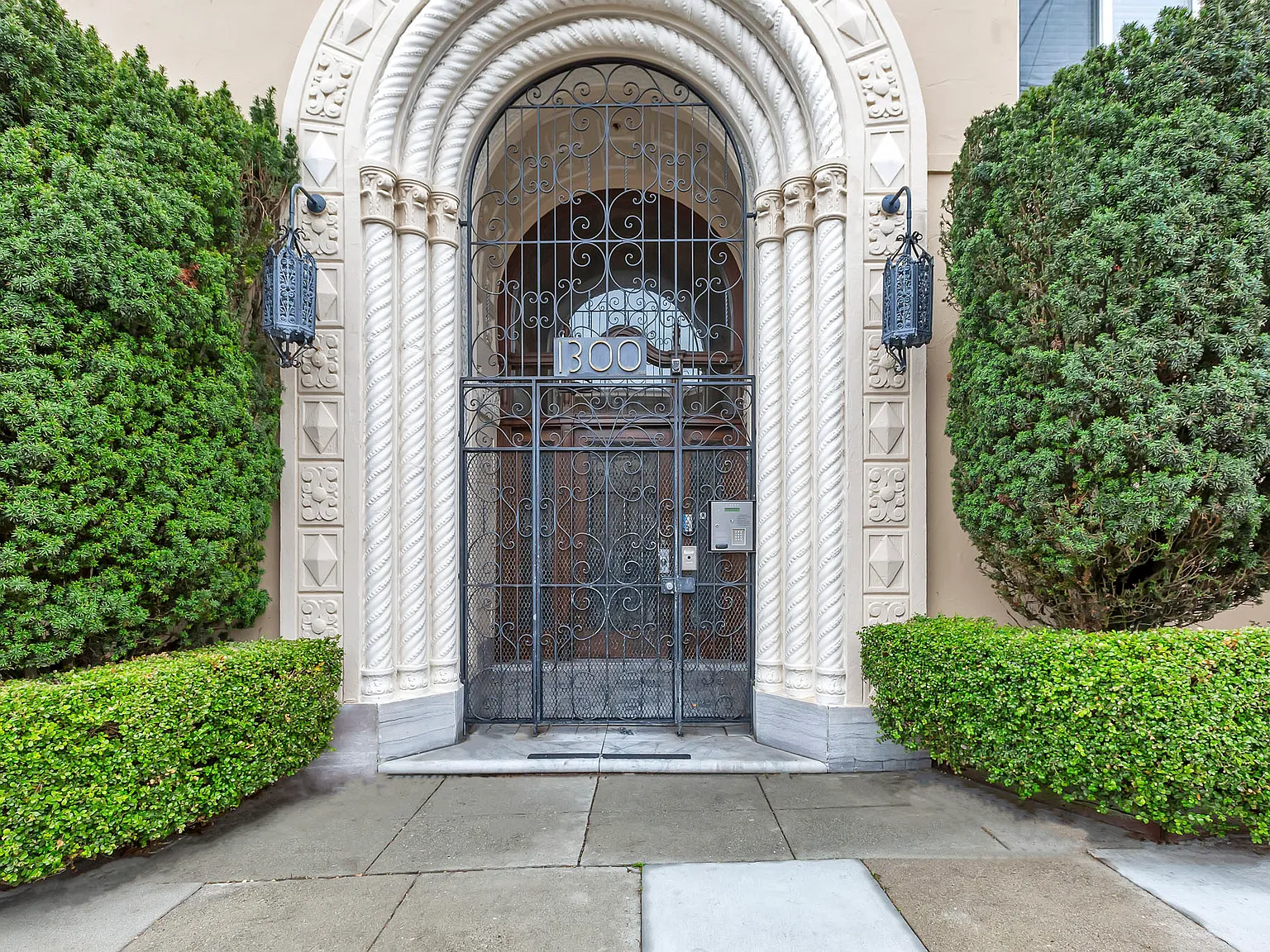 1300 26th Ave APT 604 - Image 4