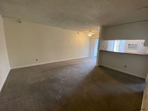 3rd image of 7506 Parkway Dr Unit 206