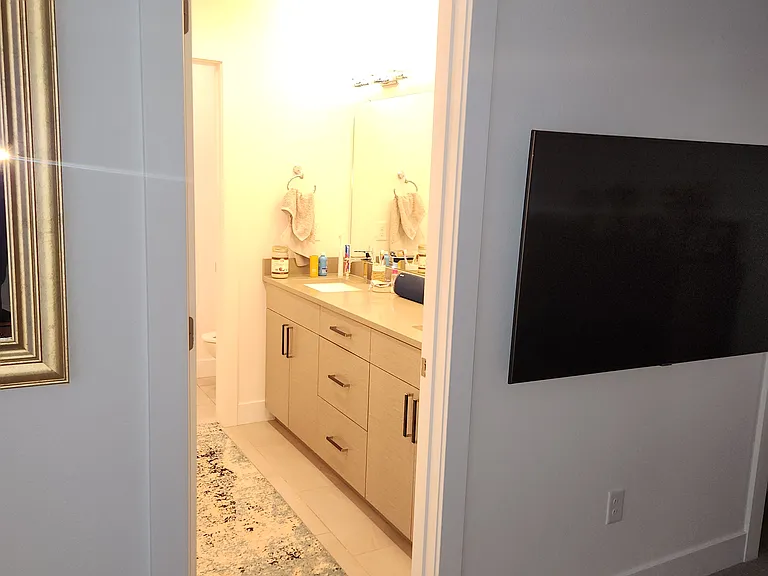 6830 E Lowry Blvd — Photo 19