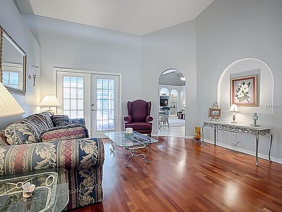 3rd image of 851 Cumberland Cir