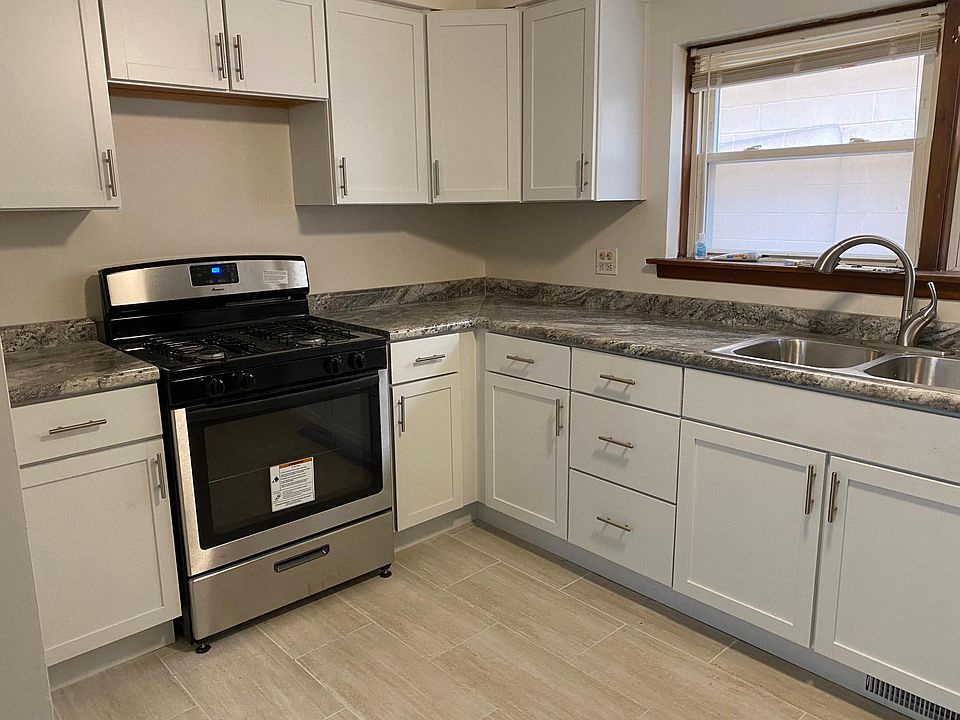 1st image of 30 W Burlington Ave APT 2