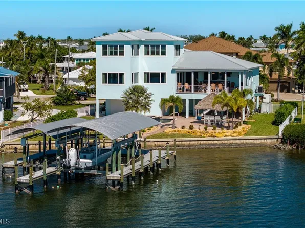 3807 San Carlos Dr, Saint James City, FL 33956