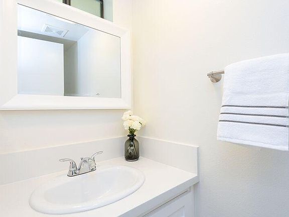 2nd image of 2250 N Niagara St APT 109
