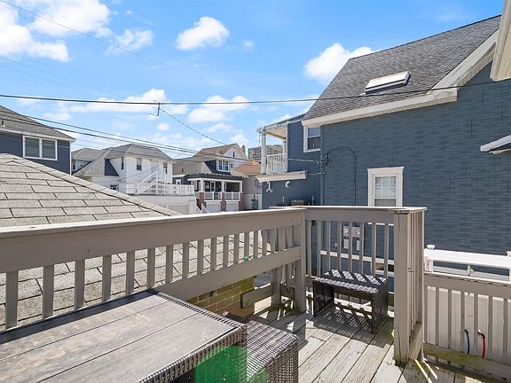3rd image of 11 N Weymouth Ave