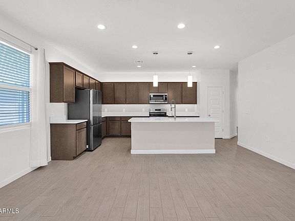 3rd image of 1405 W SUSSEX Street