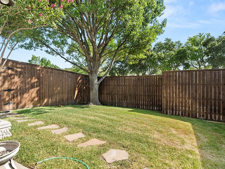 6721 Misty Hollow Dr — Photo 27