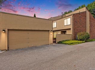 7320 Balsam Ct, West Bloomfield, MI 48322