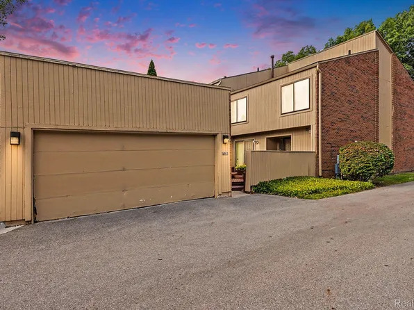7320 Balsam Ct, West Bloomfield, MI 48322