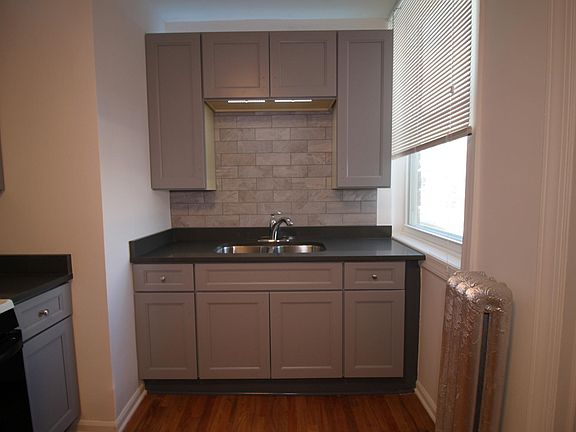 5th image of 2316 N California Ave APT 14