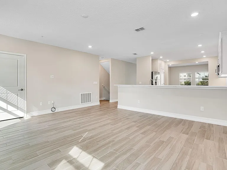 5351 Bridge St — Photo 12