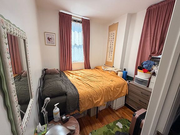 5th image of 628 W 138th St #2R1