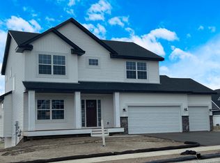 7695 Water Edge Ave, Shakopee, MN 55379