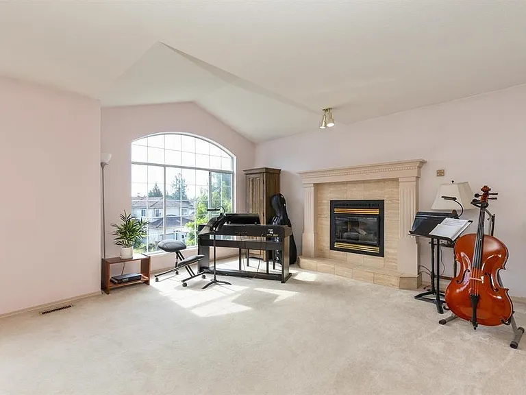 1378 Kenney St — Photo 21