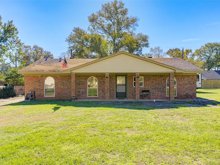 16523 Rawhide Trl — Photo 1