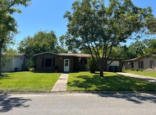 701 E Polk Ave, Victoria, TX 77901