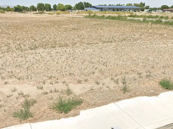 400 Seminole Dr, Yerington, NV 89447