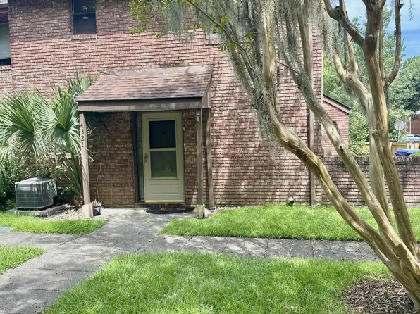 4321 Great Oak Dr, North Charleston, SC 29418