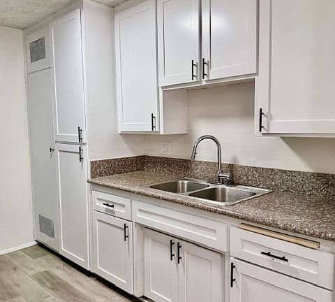 5th image of 152 S Avenue 58 APT 5