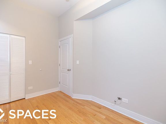 5th image of 1529 W Huron St