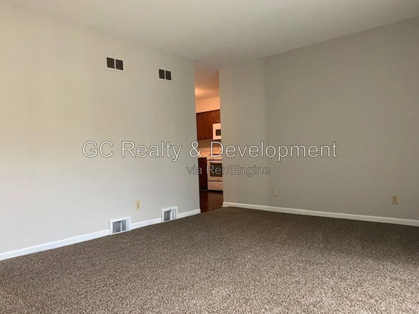 2 bed, 1.0 bath, 902 sqft, $1,695 — Photo 3