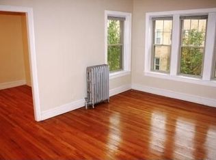 1241 Emerson St APT 3, Evanston, IL 60201