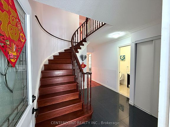 3rd image of 68 Neeland Rd