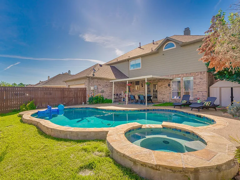 7501 Armstrong Ln — Photo 14