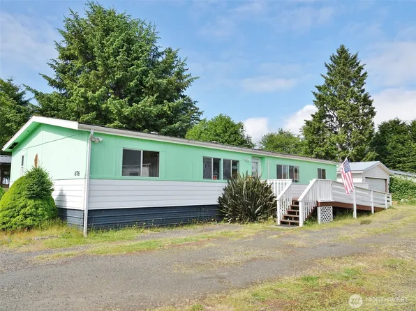 676 Copalis Avenue NE, Ocean Shores, WA 98569