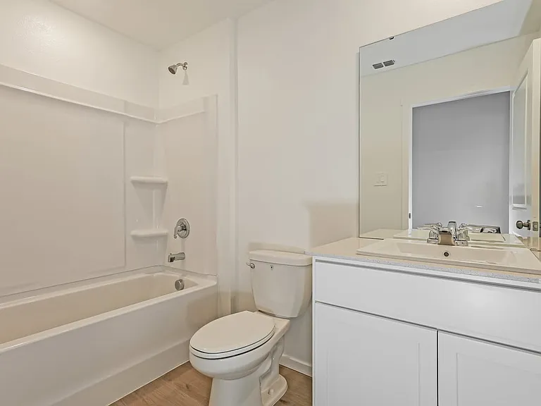 543 Artemis St — Photo 14