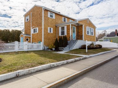 100 Potter St, Dartmouth, MA, 02748